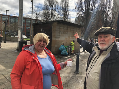 Jackie, Robin and the monitoring station